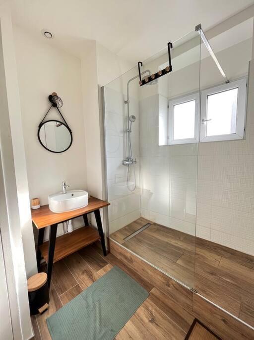 Banjul - Bel Appartement A แร็งส์ ภายนอก รูปภาพ